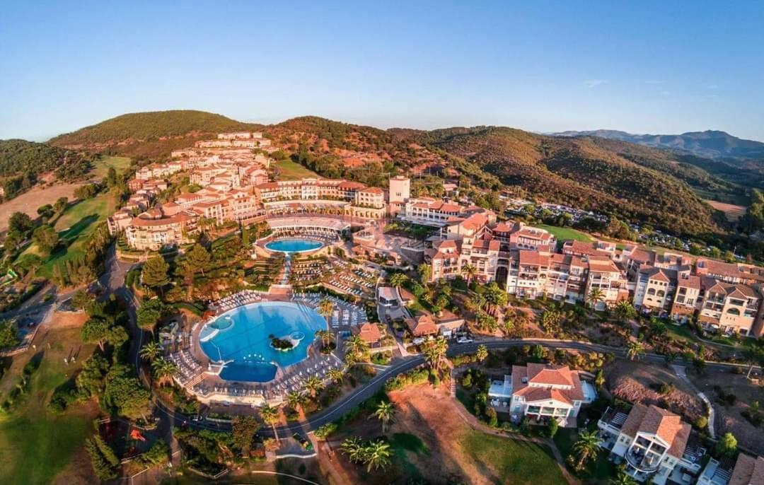 Saint-Raphael- Vue Mer Et Massif De L'Esterel Exteriér fotografie