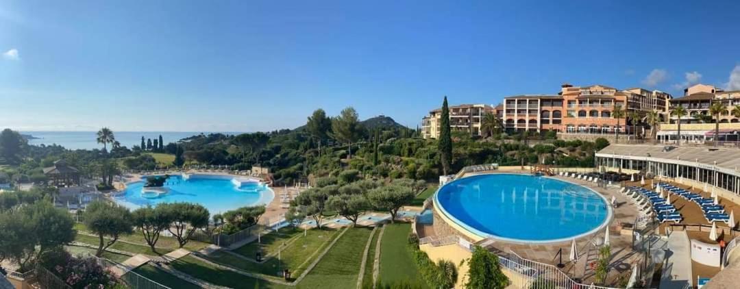 Saint-Raphael- Vue Mer Et Massif De L'Esterel Exteriér fotografie