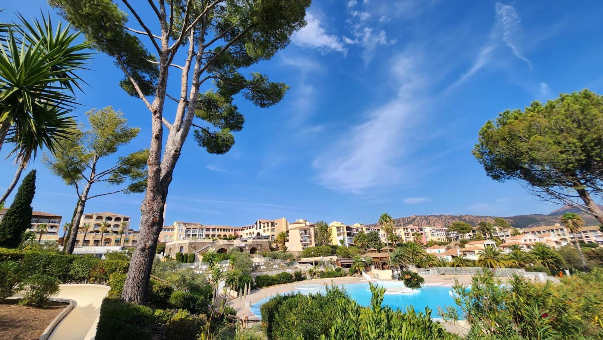 Saint-Raphael- Vue Mer Et Massif De L'Esterel Exteriér fotografie