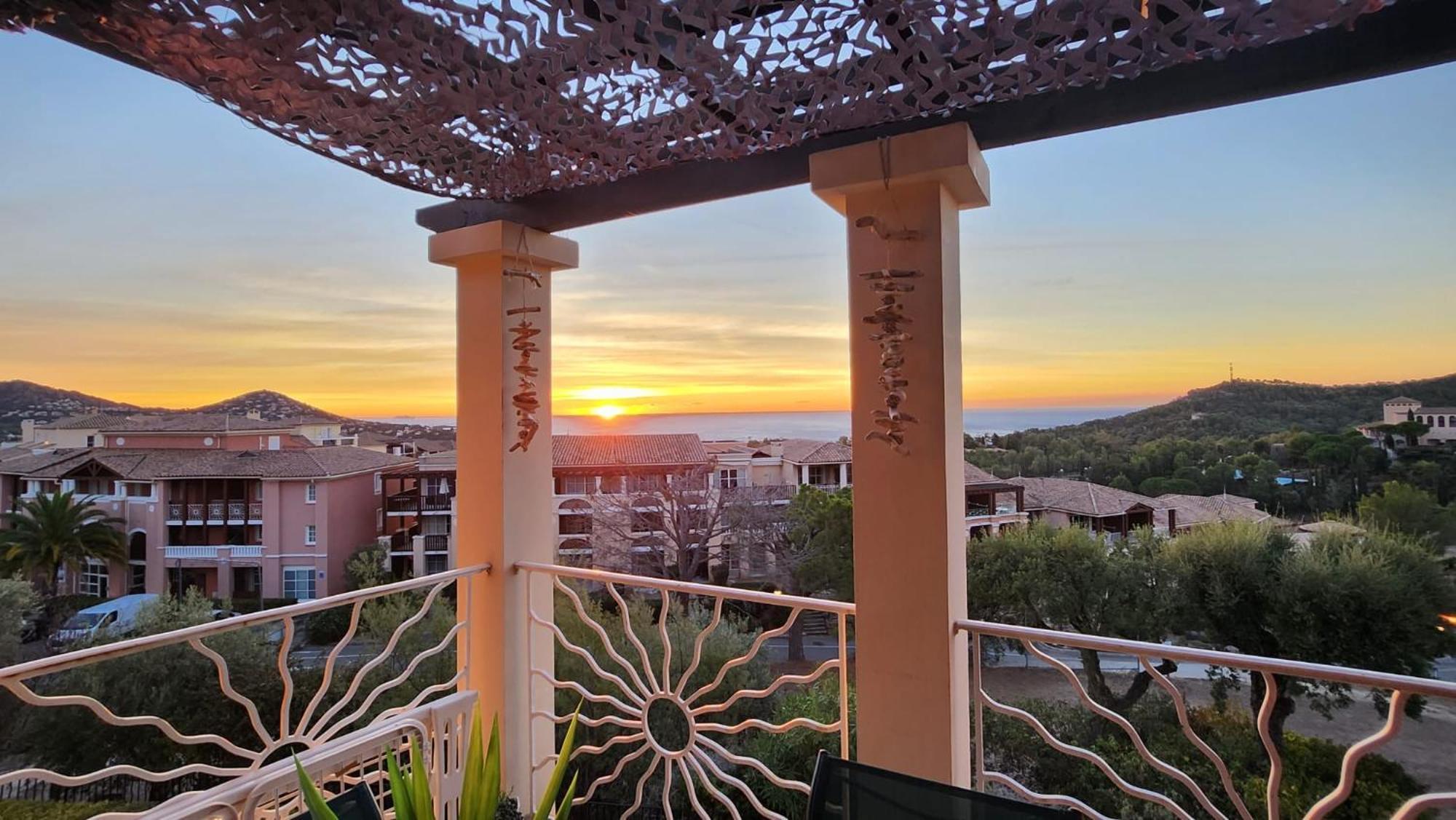 Saint-Raphael- Vue Mer Et Massif De L'Esterel Exteriér fotografie