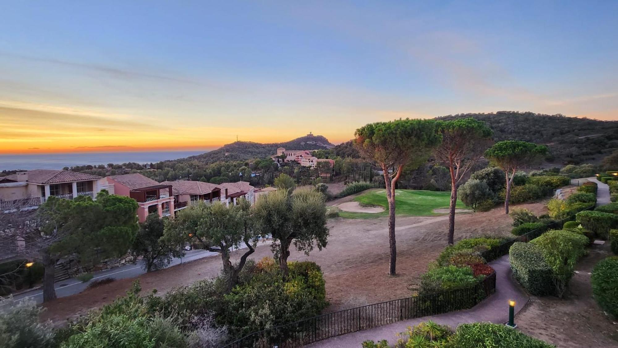 Saint-Raphael- Vue Mer Et Massif De L'Esterel Exteriér fotografie