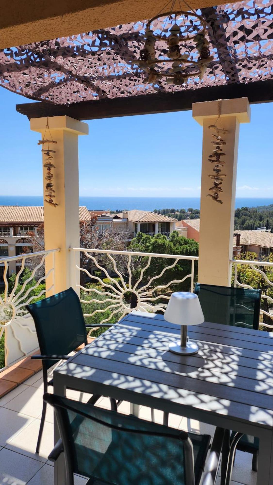 Saint-Raphael- Vue Mer Et Massif De L'Esterel Exteriér fotografie