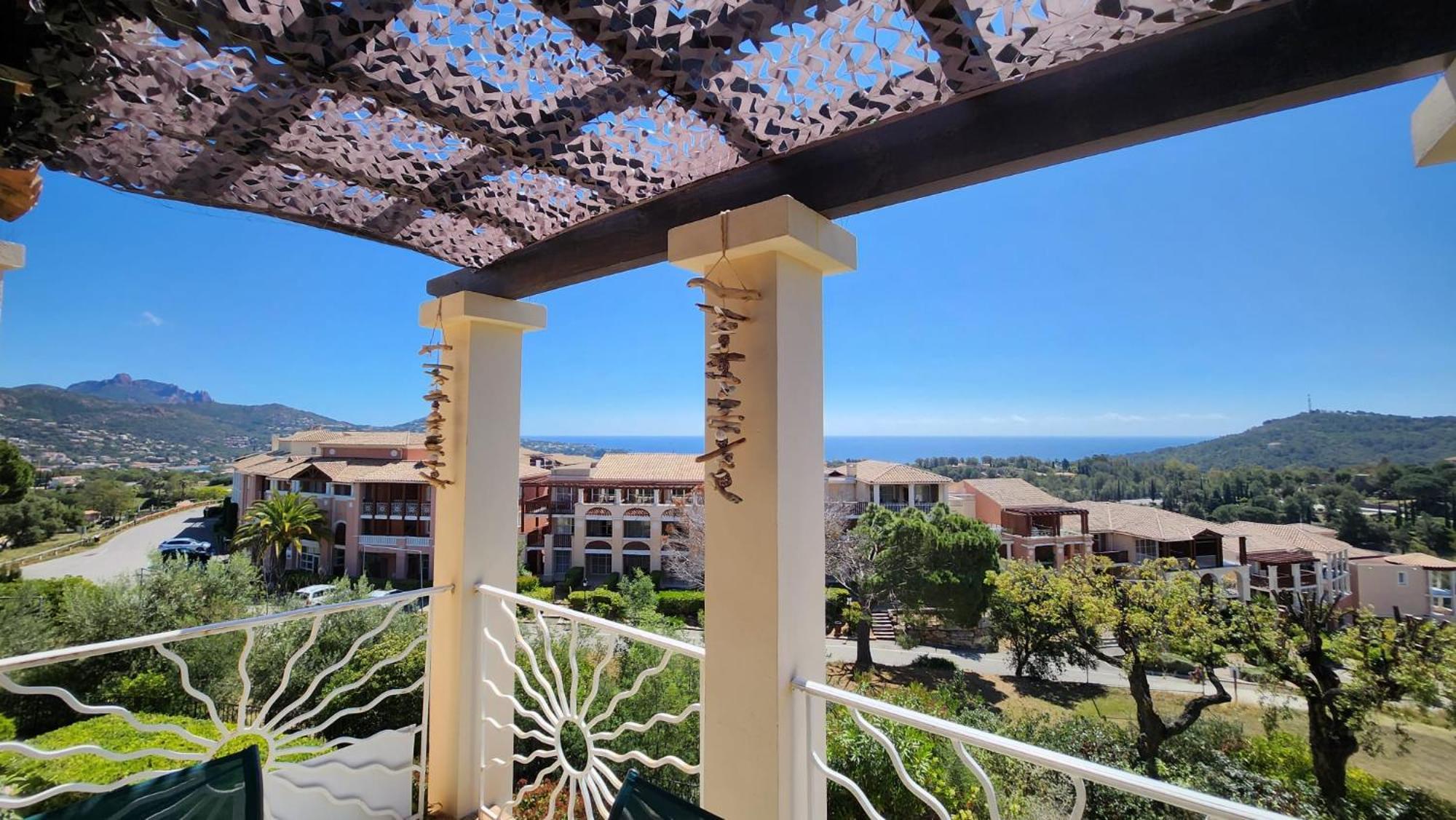 Saint-Raphael- Vue Mer Et Massif De L'Esterel Exteriér fotografie